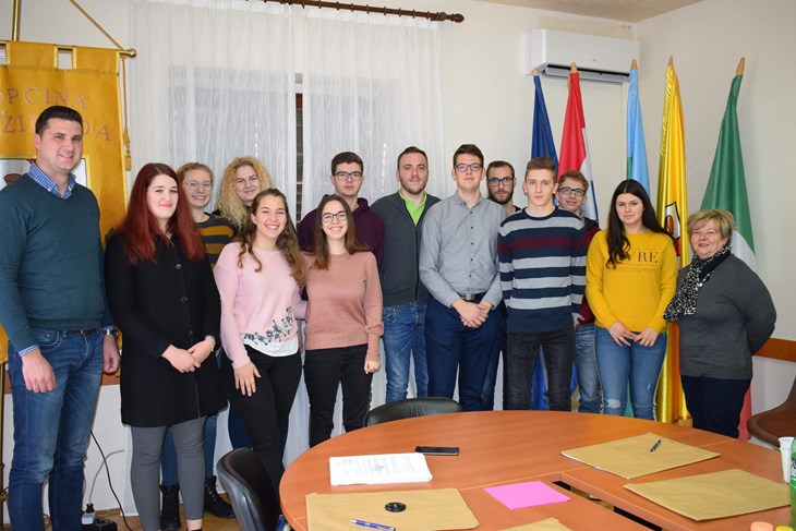 U Općini Vižinada potpisani ugovori sa stipendistima - Glas Istre