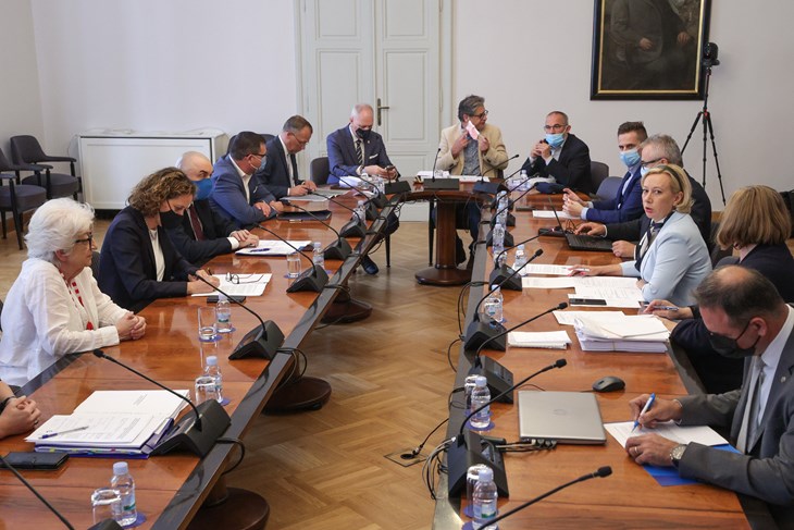 Odbor za medije kreće u proceduru izbora člana NO HRT-a - Glas Istre
