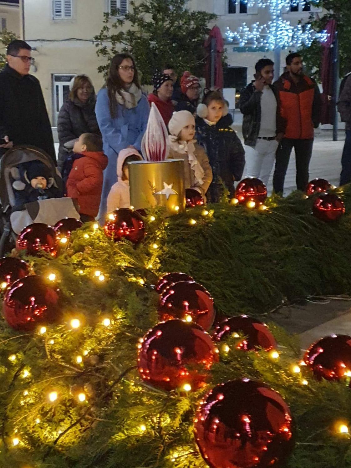 U Poreču Upaljena Prva Adventska Svijeća Kao Uvod U Najbogatiji Advent ...