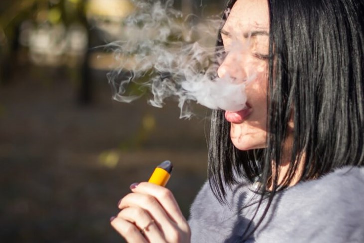 Masovno puenje e-cigareta danas moglo bi za 15-20 godina izazvati novi val  kroninih bolesti - Glas Istre