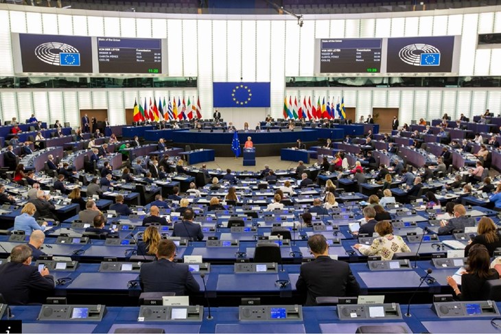 Posljednja sjednica prije ljetne stanke donosi odluke važne za putnike i internet