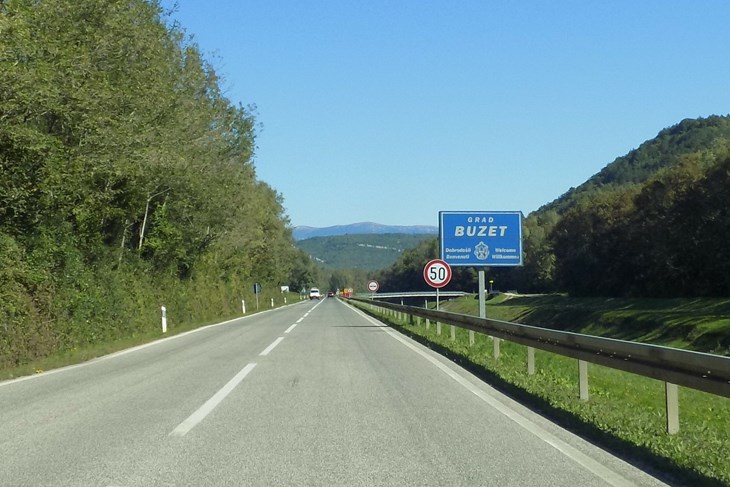 Dvoje ozlijeđenih u sudaru kod Sovinjaka, policija još utvrđuje okolnosti nesreće