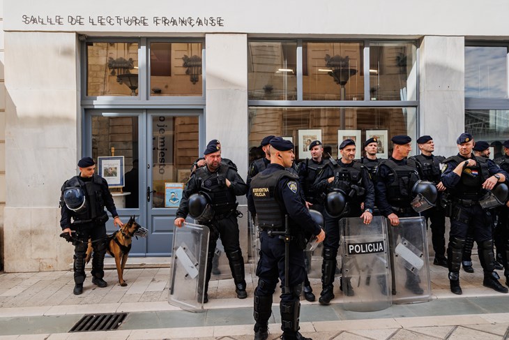 Policija: Nije bilo napada na sudionike Prvenstva Balkana u karateu - Glas  Istre