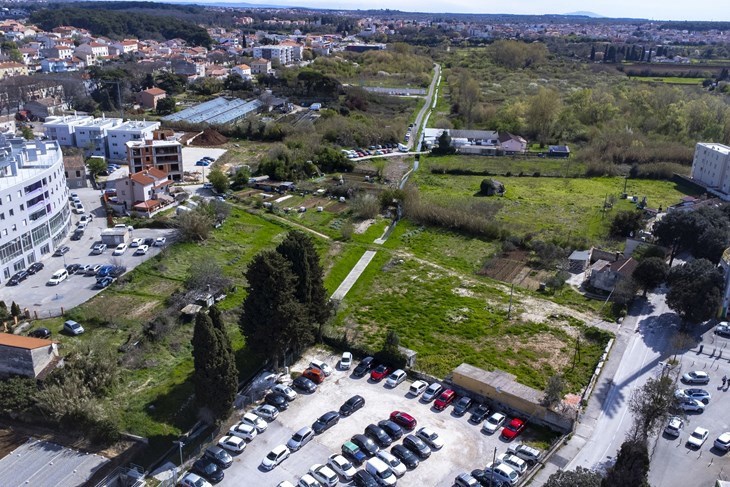 Toplinski otoci rastu, parkirališta ostaju prazna, a Pragrande gubi zelenilo koje hladi grad