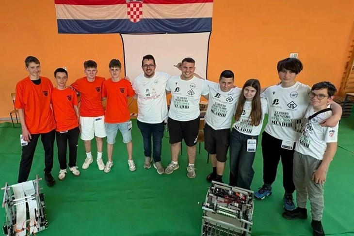 Mladi iz Istre i kontinentalne Hrvatske zajedno grade robota za svjetsku scenu