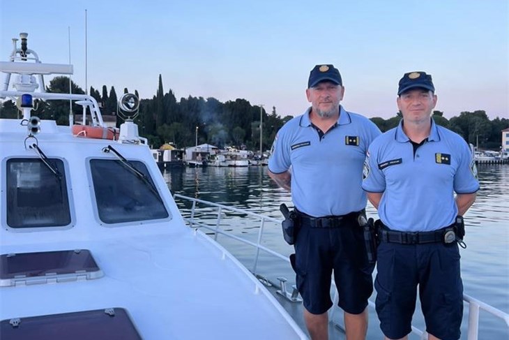 Pomorski policajci Mario i Dalibor spasili iscrpljeni bračni par iz opasnih morskih struja
