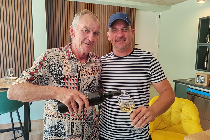 Vinarija Fuhtar otvorila kušaonu u Nedešćini. Gosti će ondje kušati i malvaziju koja je odležala pod morem