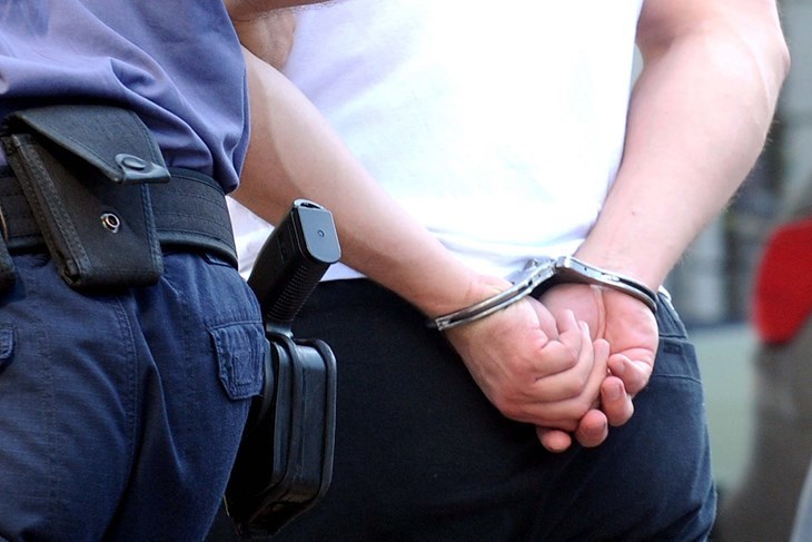 Drama na terasi lokala u Lovrečici: Slovenci prijetili, tukli i sukobili se s policijom