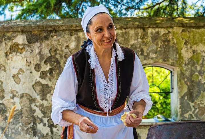 Žminjska štuorija ovog ljeta vodi kroz baštinu, domaće okuse i mali sajam OPG-ova