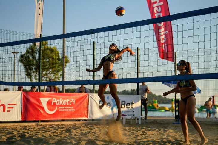 Štinjanke na Hidrobazi otvorile sezonu s tri pobjede i remijem, sada ciljaju medalju