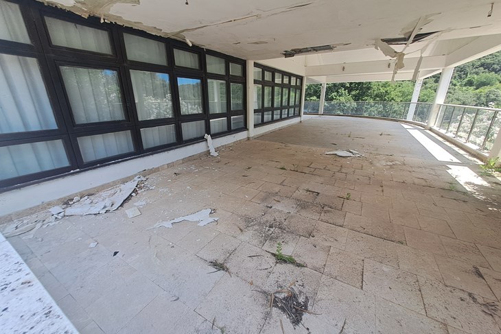 Mještani se žale na miševe i štakore, a oko zapuštenog resorta nitko nema jednostavno rješenje