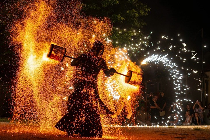 FOTO / Festival vatre uz svetkovinu sv. Ivana Krstitelja: Oprtaljski festival za sve generacije