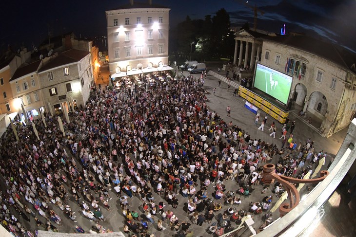 Zajedničko navijanje na Forumu: Zagrijavanje uz glazbeni program počinje u 23 sata