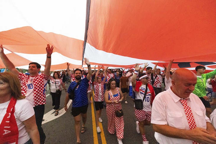 Hrvatski i portugalski navijači okupirali Toronto. Vatrogasci ih hladili vodom prije utakmice