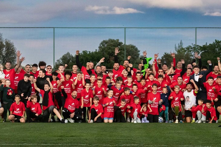 NK Štinjan dominantno osvojio Elite ŽNL i uz naslov izborio promociju u viši rang