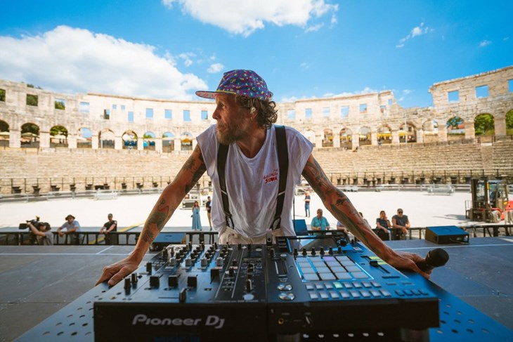 FOTOGALERIJA / Jovanotti uoči spektakla u pulskoj Areni: "Pula je kutija s draguljima iz rimskog doba"