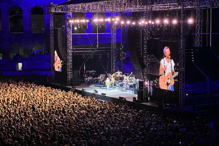 Jovanotti je krenuo, a puna Arena odmah pokazala zašto ga slušaju već generacijama