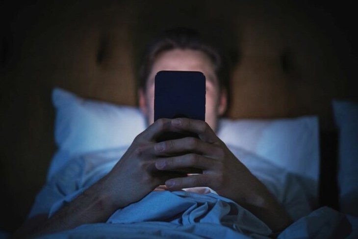 Ispovijest ovisnika o mobitelu: "Dnevno sam na ekranu i preko 14 sati. Kao da nosim svojeg dilera u džepu"