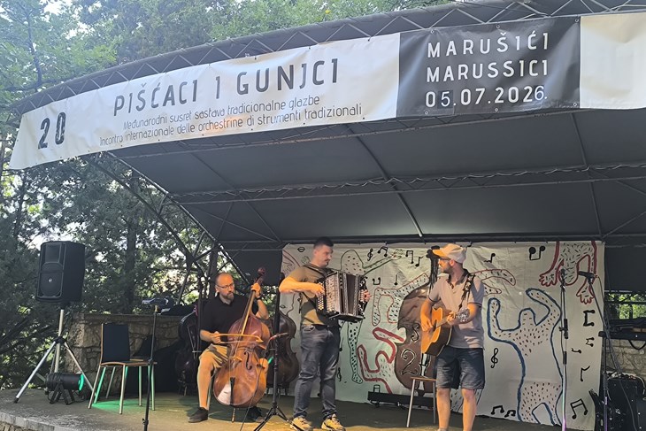 "Pišćaci i gunjci" već 20 godina čuvaju istarski glazbenu tradiciju