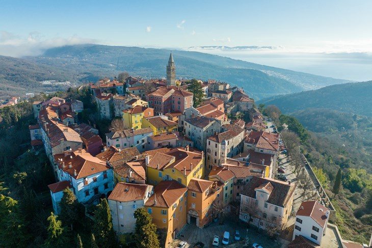 Djeca i mladi u Labinu učit će kako od stare odjeće nastaje nešto novo