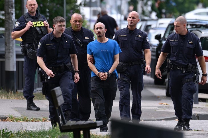 S osiguračem u ruci prijetio policiji i građanima: Intervencija trajala više od sat vremena