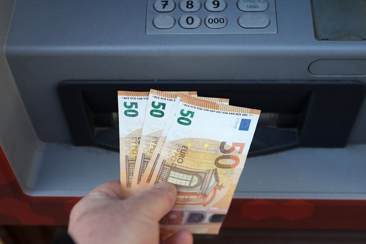 Znate li koliko novca biste zapravo trebali imati na tekućem računu?