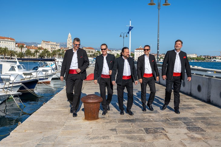 Klapa Iskon donosi večer dalmatinske pjesme na Trg slobode