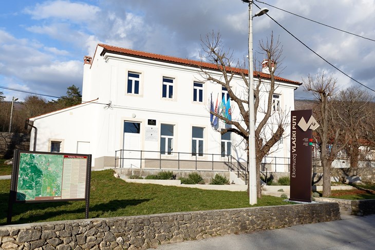 Promicanje kulturne baštine, jezične raznolikosti i identiteta Istre: U Šušnjevici nastup 32 pjesnika na hrvatskom i talijanskom