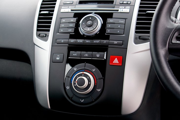 Ovaj gumb u automobilu skriva opasnost: Liječnica upozorava da ga držite uključenim najdulje 20 minuta