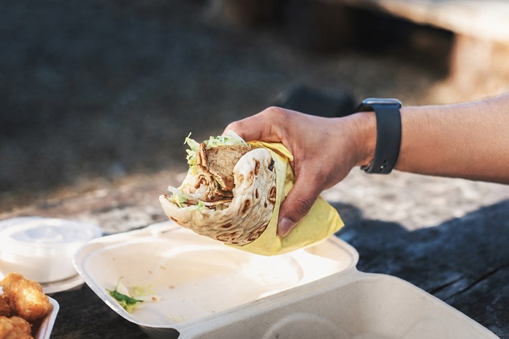 Recept dana: Pileći gyros s umakom od jogurta