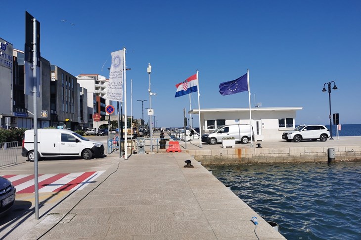 FOTO / Srušen objekt koji je desetljećima prekidao šetnicu: Umag dobiva otvoreniji pogled prema moru