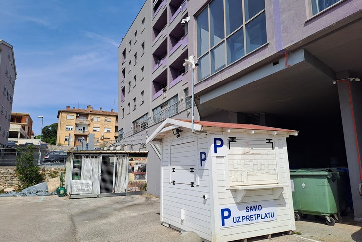 Milija Mirović deložiran s parkinga u Vrtlarskoj, kontrolu preuzeo Pula Parking
