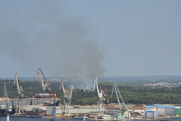 FOTO & VIDEO / Dim se nadvio nad Valelungom, građani poslali fotografije i snimke