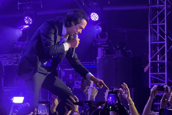 FOTO / Nick Cave u Puli još jednom nametnuo žestok ritam od prvih taktova