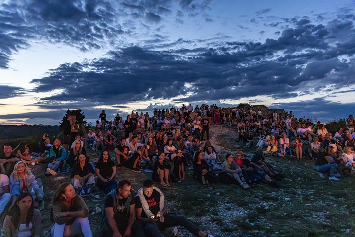 Zbog jakog vjetra odgađa se prikazivanje filma Glavonja na festivalu u Raklju