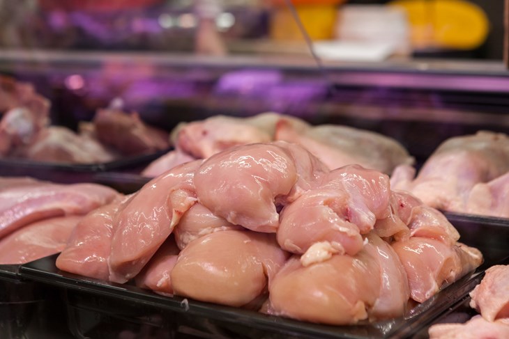 Mesari otkrili jednostavan trik: Evo kako u trgovini provjeriti je li piletina svježa