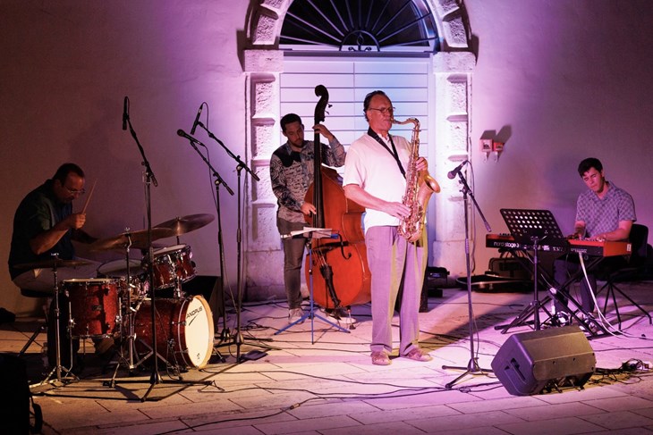 Jazz@Belvedere donosi završni koncert sezone: U Buje stiže Grammyjem nagrađeni saksofonist