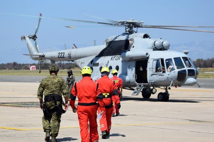 Ozlijeđeni Nijemac spašen s teško pristupačnog područja Dinare: Vojnim helikopterom prevezen u bolnicu