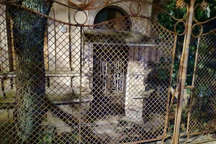 Novi detalji nesreće na Pećinama: Vatrogasci su mladiće ručno izvlačili ispod teških komada betona vile omiljene među mladima