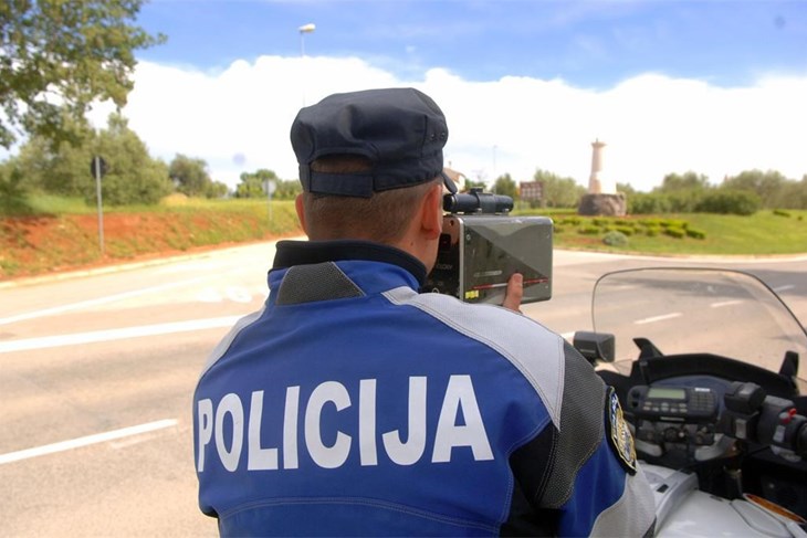 Čak 105 prekršaja zbog brzine, policija tijekom vikenda kontrolirala 630 vozača i vozila