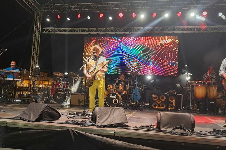Od "Ivone" do "Sunčanog dana", Neno Belan u Rovinju još jednom spojio sve generacije
